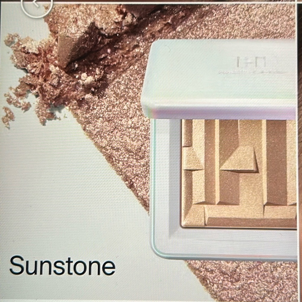 Haus Labs By Lady Gaga Gold and Cream Shimmer Highlighter color Sunstone - Picture 2 of 9